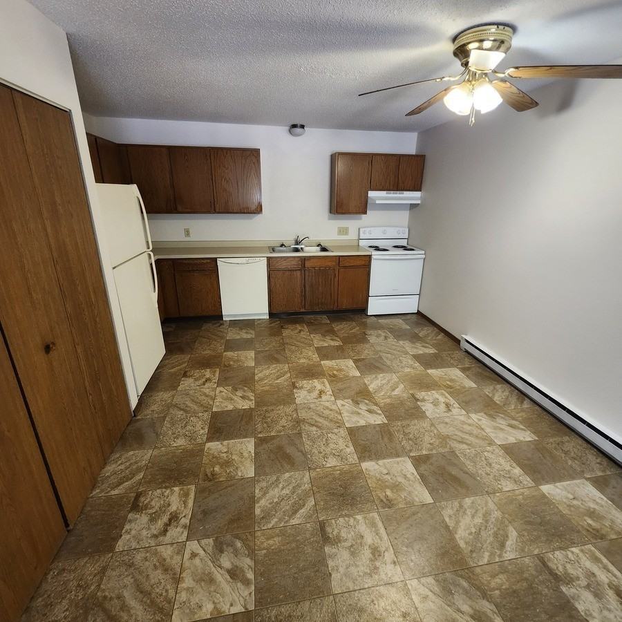 851 Driftwood Dr #1 - Photo 2 of 27