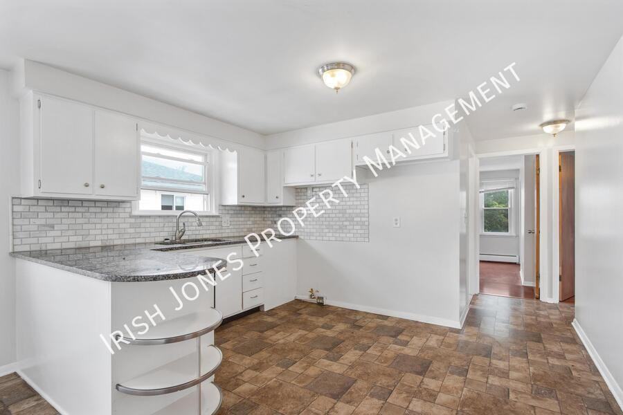 425 Callodine Ave #2 - Photo 5 of 17