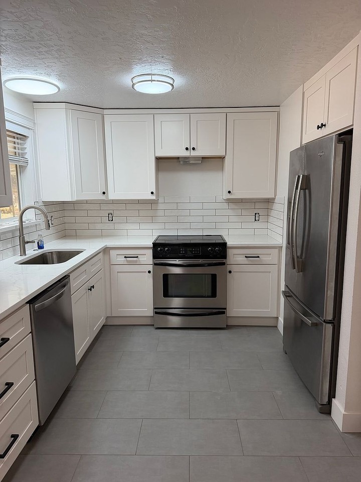 15506 Northeast 32nd Street - Photo 5 of 14