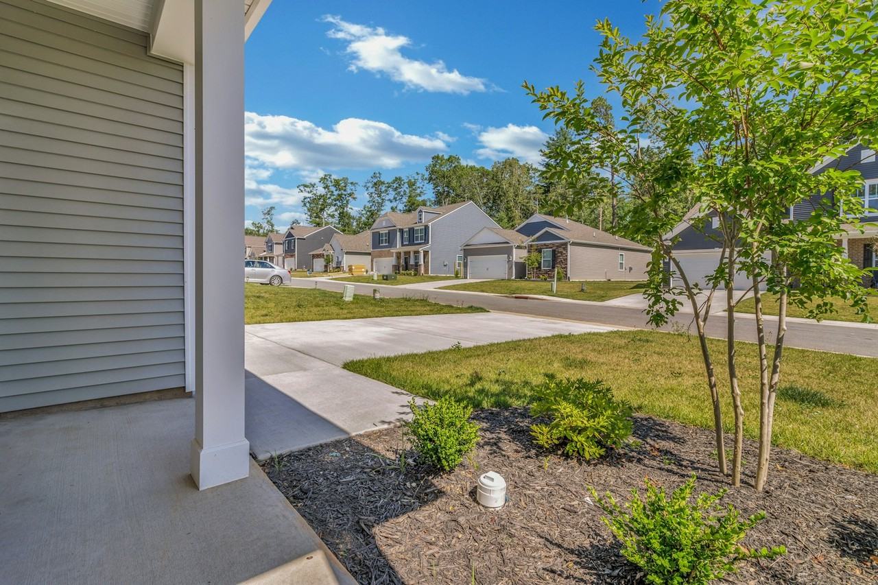 136 Ashelyn Park Drive - Photo 4 of 48