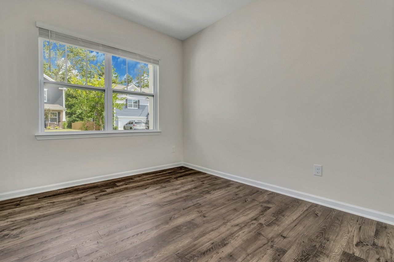 136 Ashelyn Park Drive - Photo 7 of 48