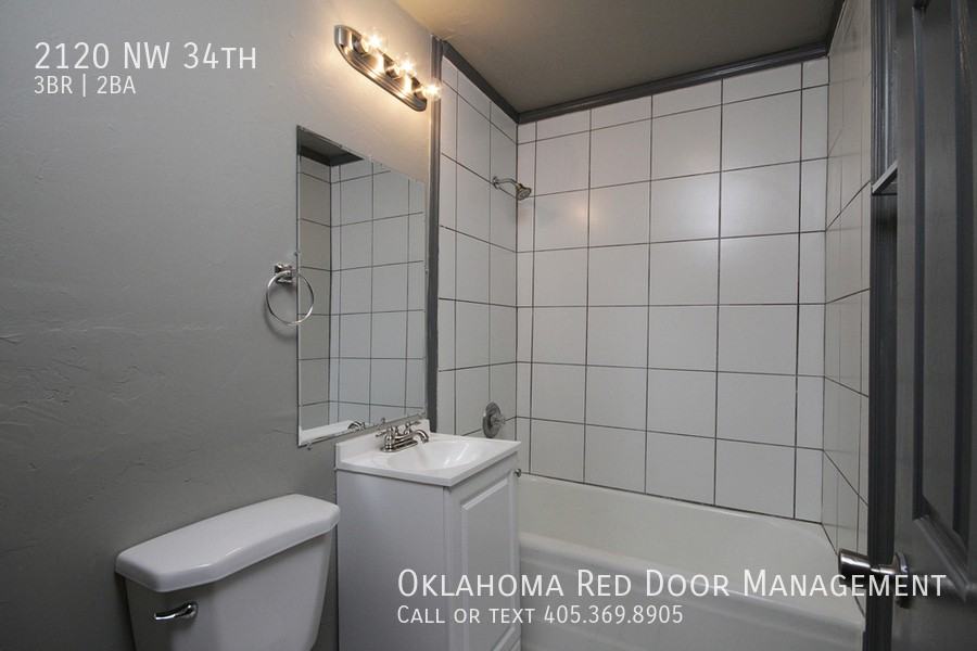 2120 Nw 34th St - Photo 5 of 10