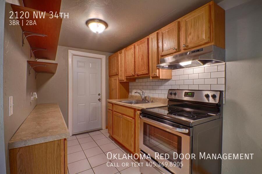 2120 Nw 34th St - Photo 7 of 10