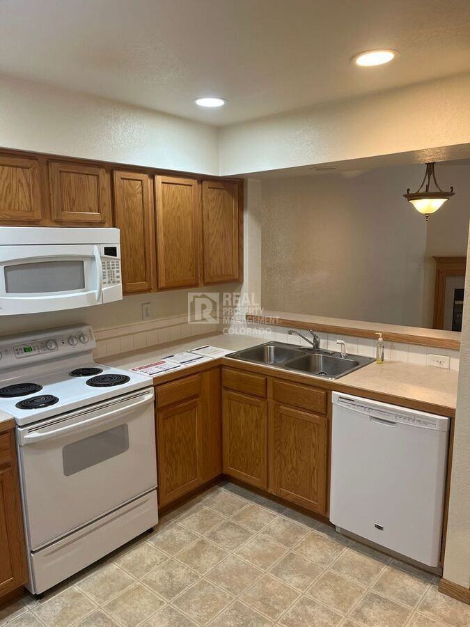 950 52nd Avenue Ct #H2 - Photo 7 of 12