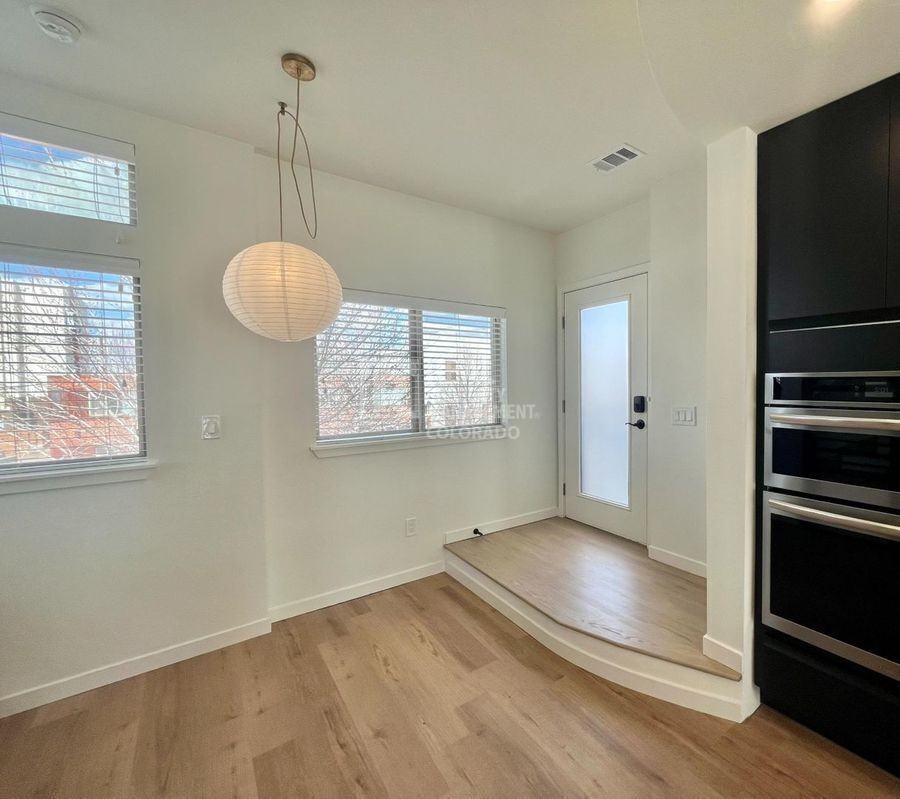 500 30th St #8 - Photo 7 of 25