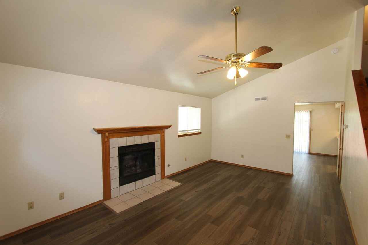 3103 N Connor St - Photo 3 of 25