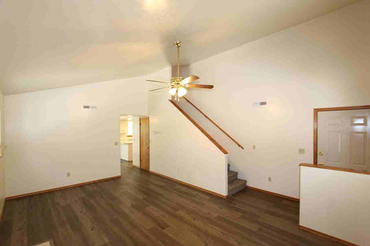 3103 N Connor St - Photo 4 of 25