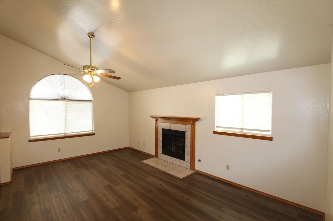 3103 N Connor St - Photo 6 of 25