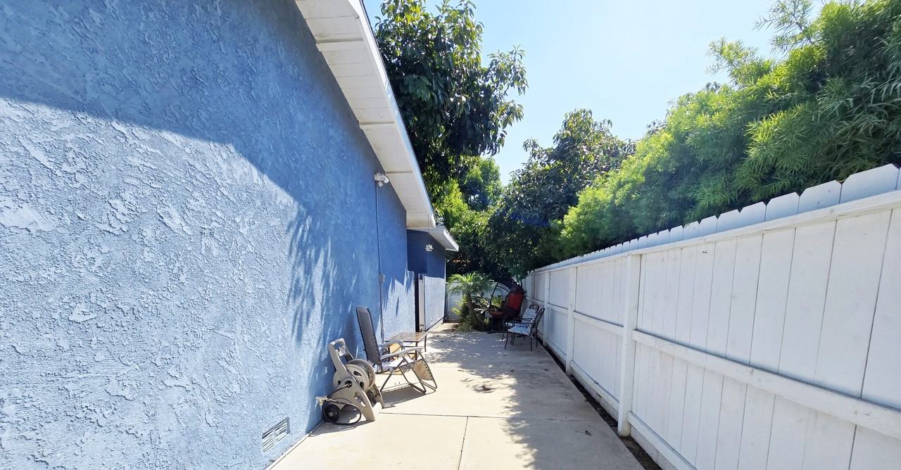 819 Hymettus Ave #1 - Photo 4 of 24
