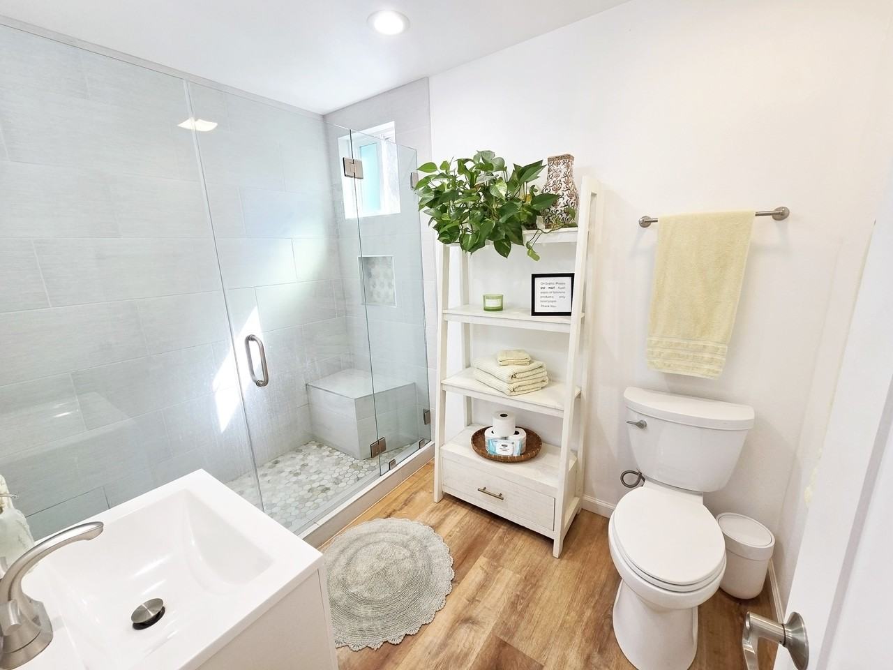 819 Hymettus Ave #1 - Photo 7 of 24