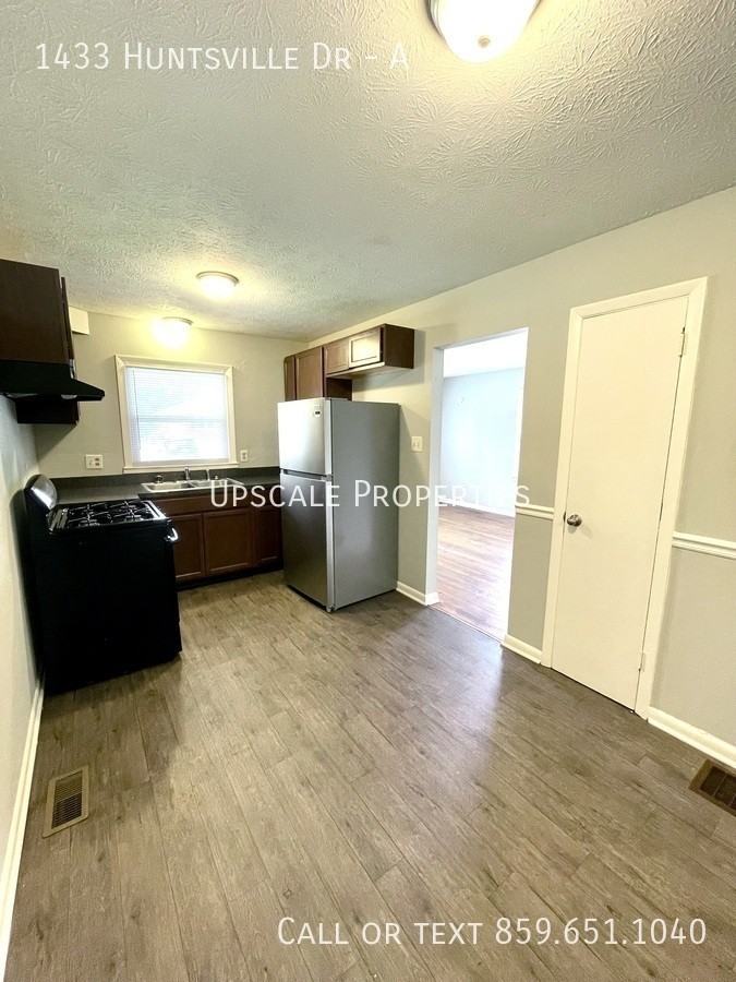 1433 Huntsville Dr #A - Photo 3 of 9