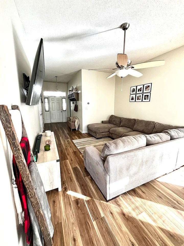 13232 Lampmeade Ln - Photo 2 of 15