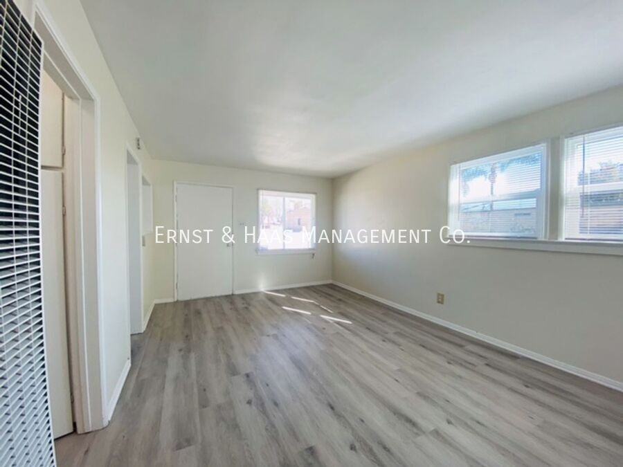 1442 1/2 E 4th St - Photo 2 of 8