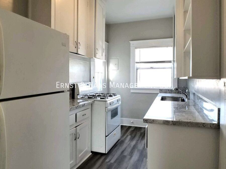 971 E 2nd St - Photo 6 of 9
