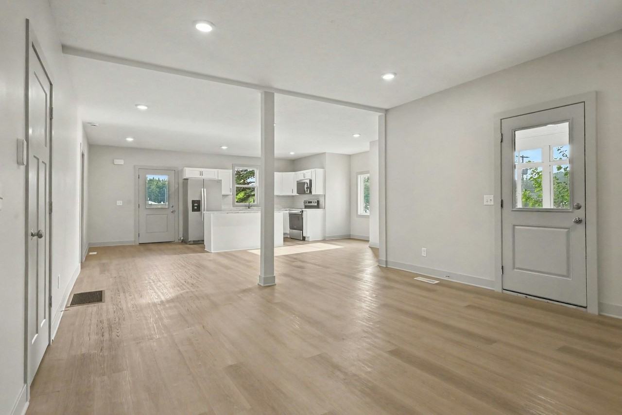 201 Monroe Street, Unit 1 - Photo 3 of 16