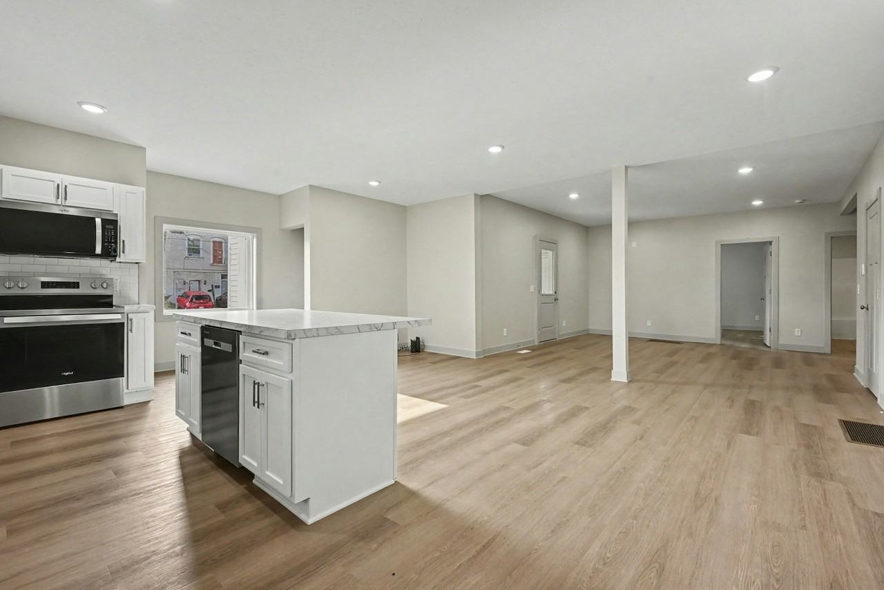 201 Monroe Street, Unit 1 - Photo 4 of 16