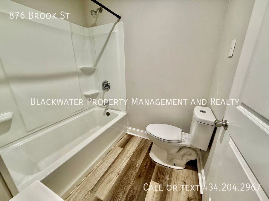 876 Brook St - Photo 6 of 7