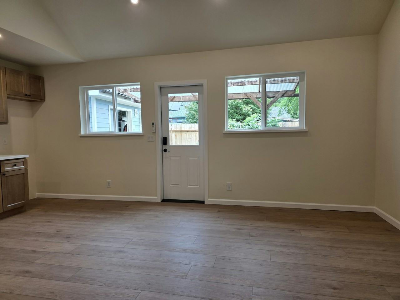 3924 Southeast Grant Court, Unit C - Photo 4 of 13