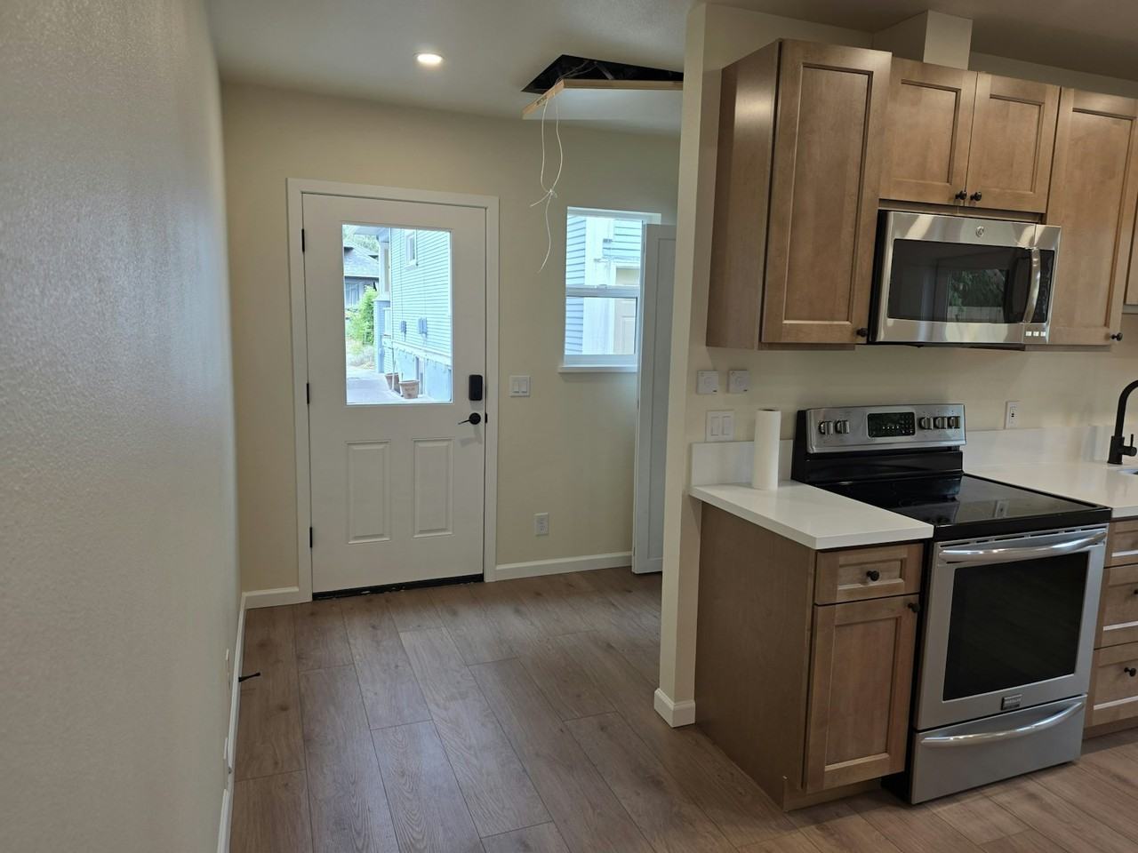 3924 Southeast Grant Court, Unit C - Photo 5 of 13