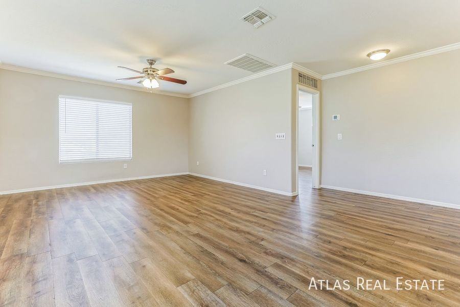 912 E Mayfield Cir - Photo 3 of 32