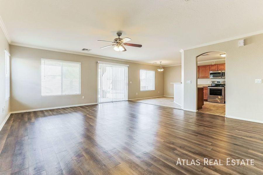 912 E Mayfield Cir - Photo 4 of 32