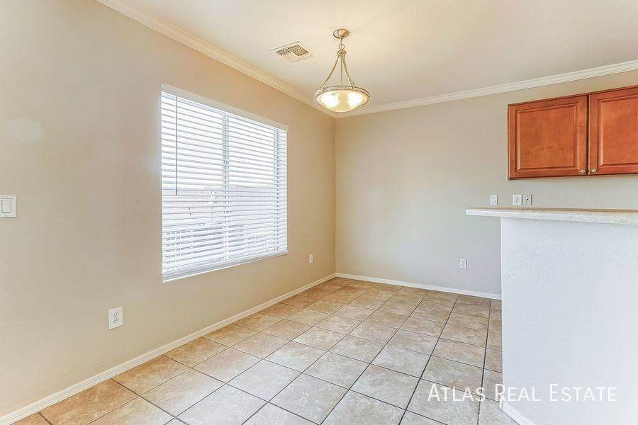 912 E Mayfield Cir - Photo 7 of 32