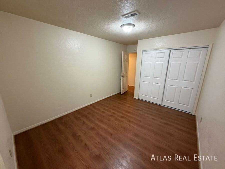 1075 Holli Springs Ln #B - Photo 4 of 10