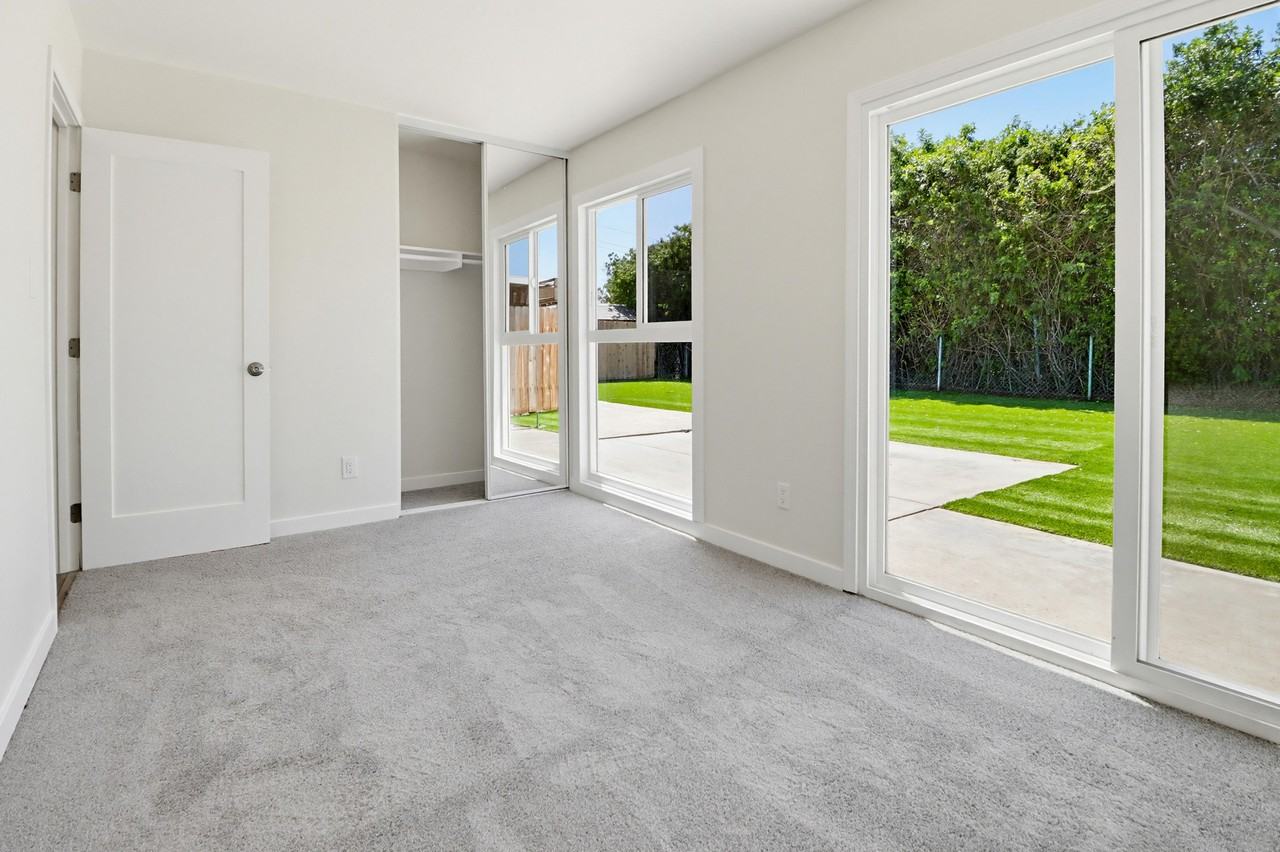 6234 Crawford St #1 - Photo 7 of 10
