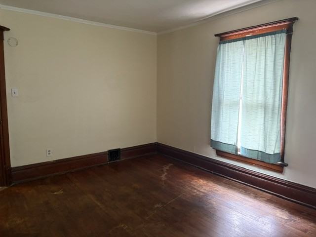 518 1/2 Locust St #1-2 - Photo 3 of 9
