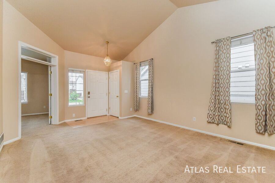 4525 Crow Creek Dr - Photo 3 of 21