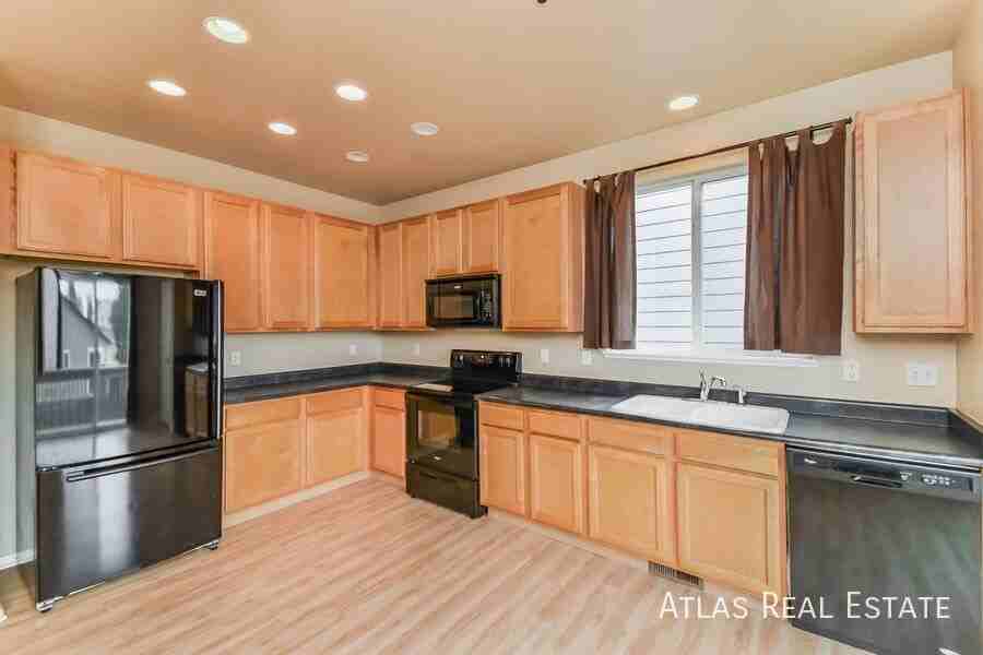 4525 Crow Creek Dr - Photo 5 of 21