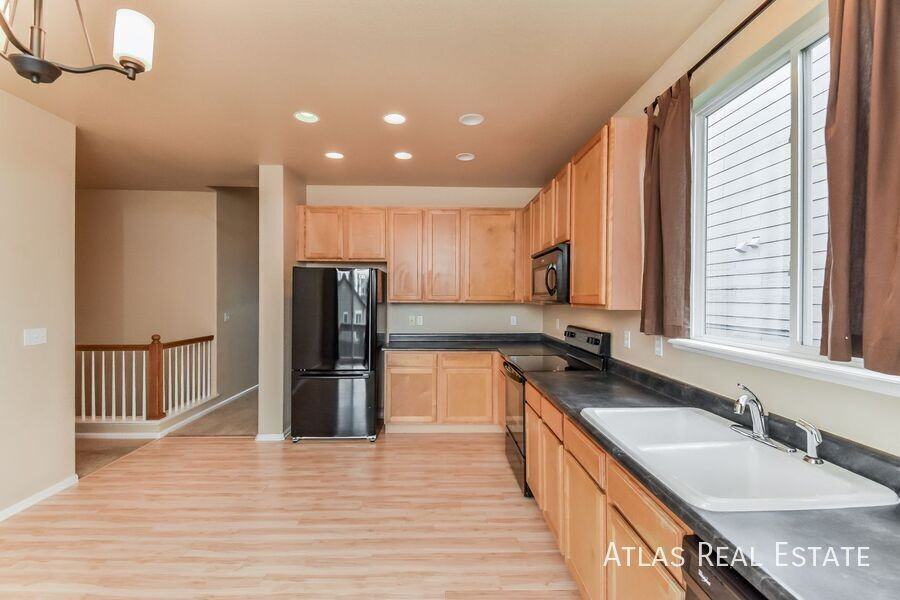 4525 Crow Creek Dr - Photo 6 of 21