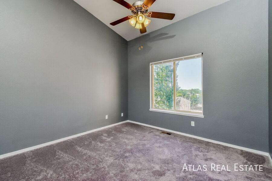3340 Cowhand Dr - Photo 4 of 21