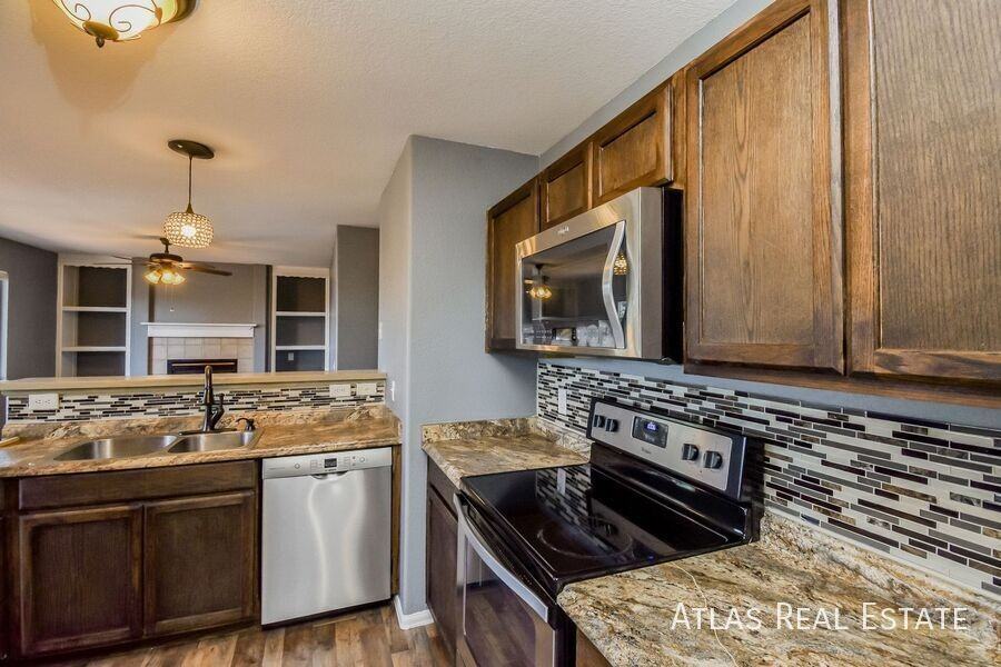 3340 Cowhand Dr - Photo 5 of 21