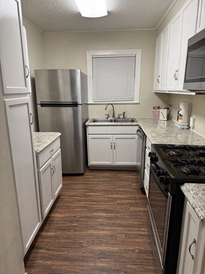 2713 Halbert St #1 - Photo 4 of 8