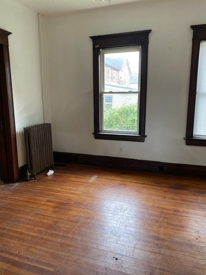 132 Cherry St - Photo 3 of 11