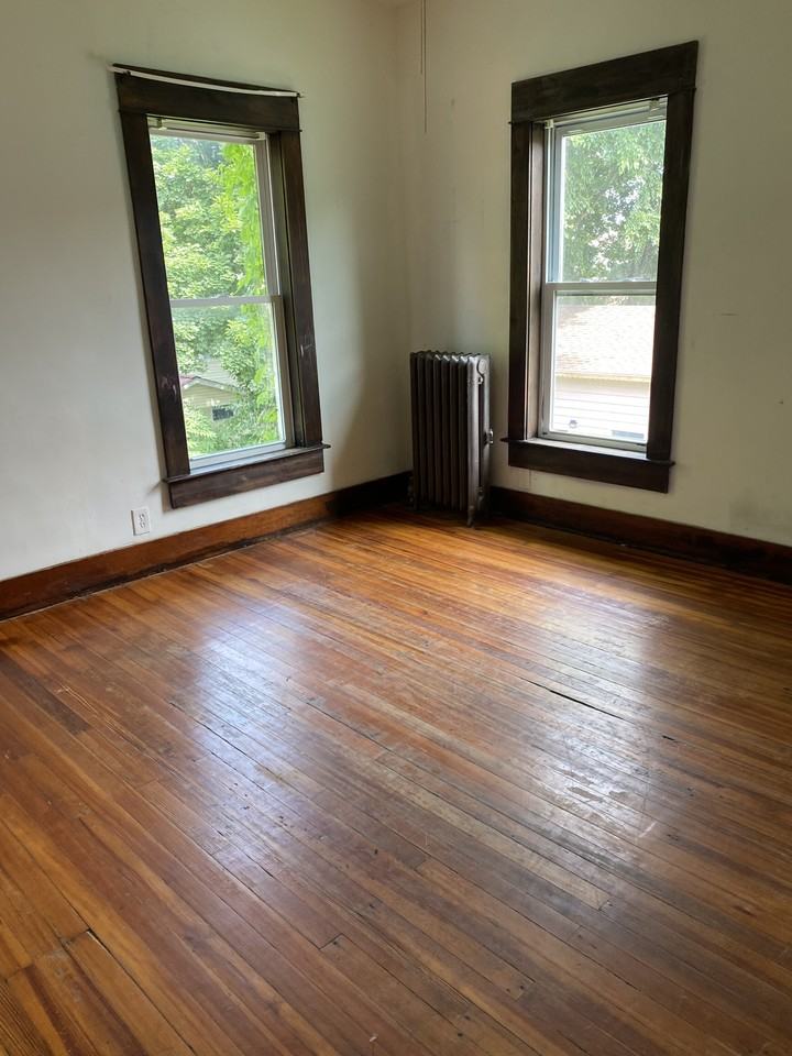 132 Cherry St - Photo 4 of 11