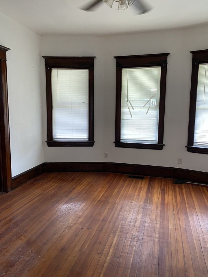 132 Cherry St - Photo 5 of 11
