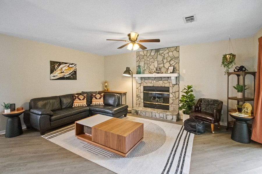 193 Woodland Park Cir - Photo 2 of 24