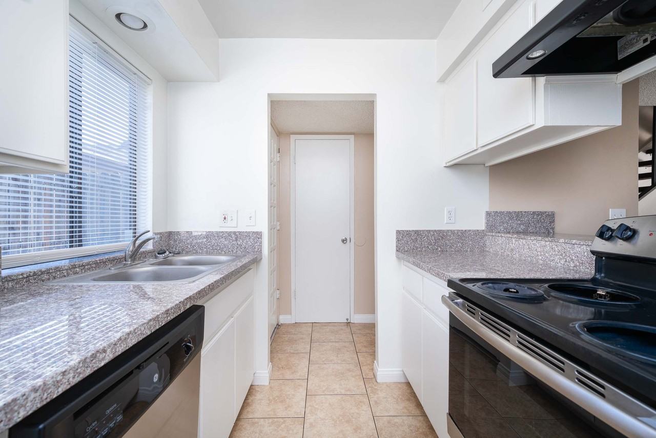 2601 Actis Rd #C - Photo 2 of 13