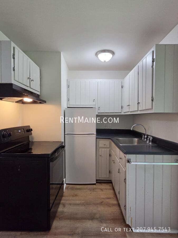 176 Augusta Rd #4 - Photo 4 of 15