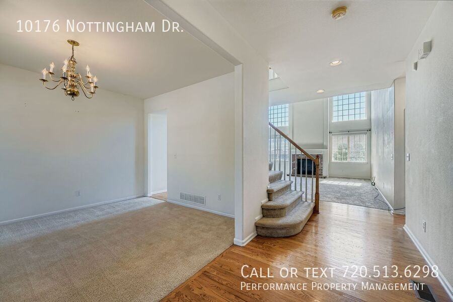 10176 Nottingham Dr - Photo 4 of 28