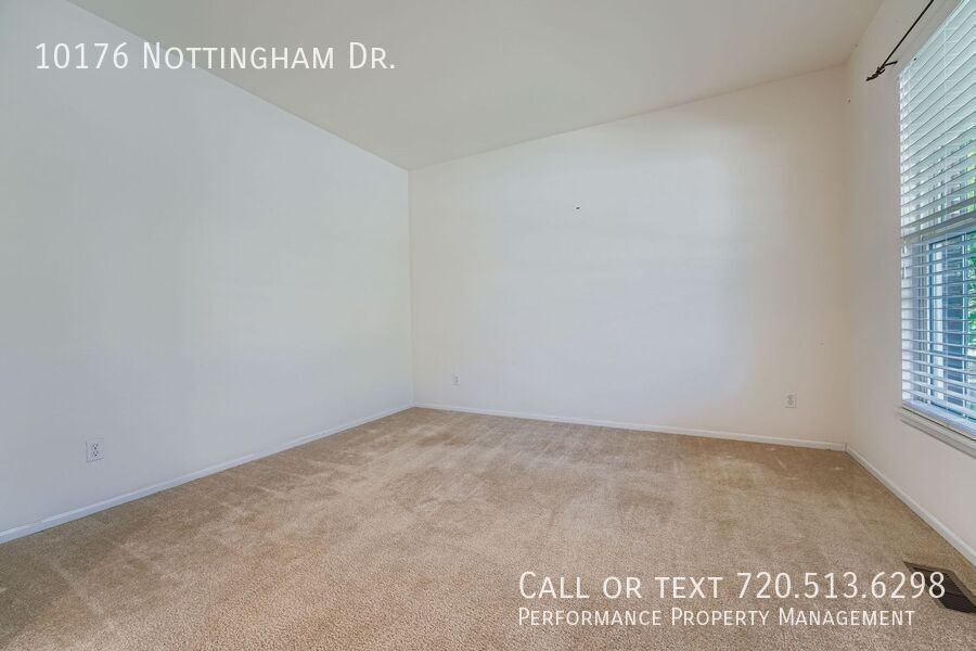 10176 Nottingham Dr - Photo 5 of 28