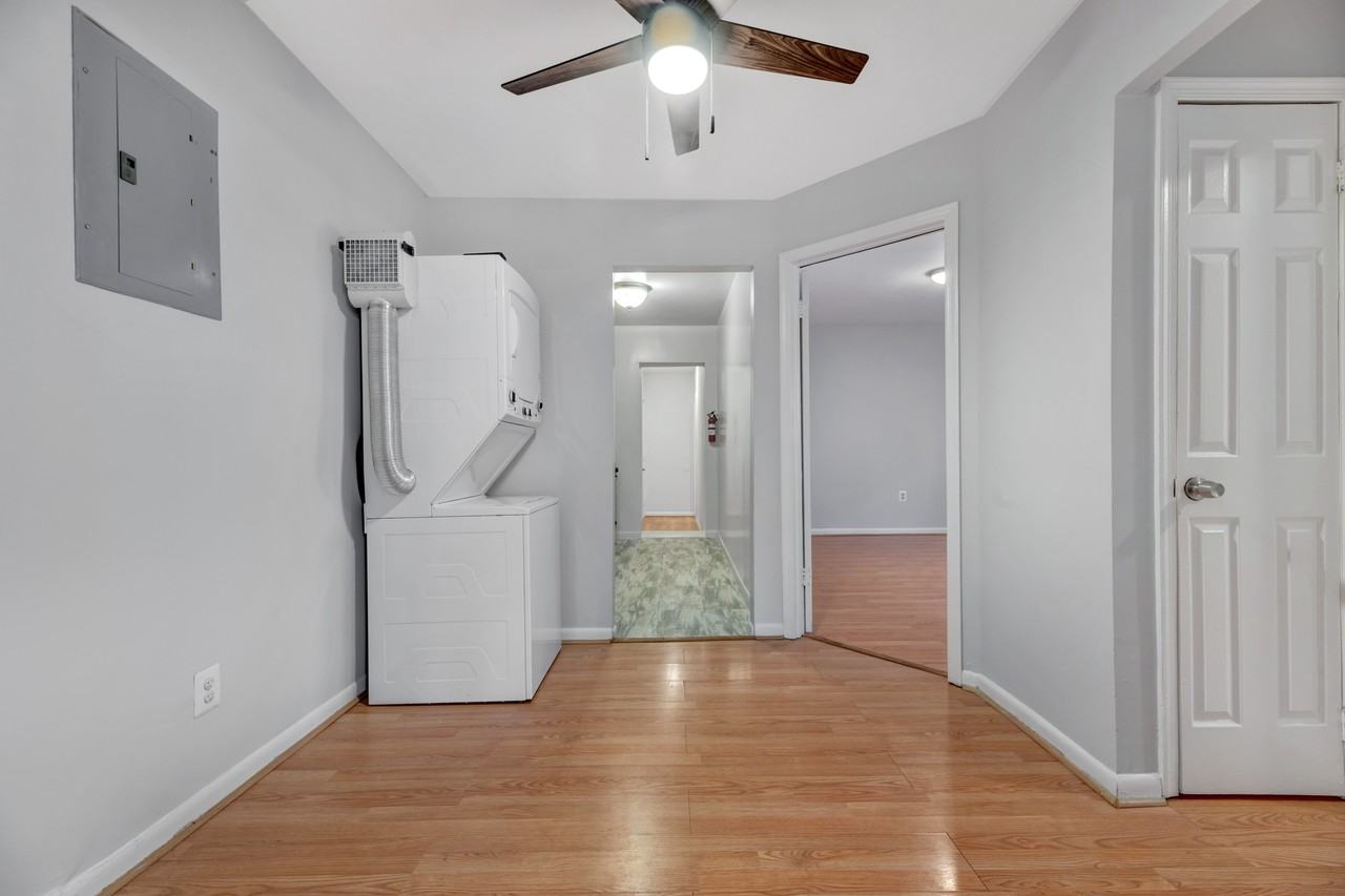 1255 Queen St Ne Apt 3 #3 - Photo 4 of 15
