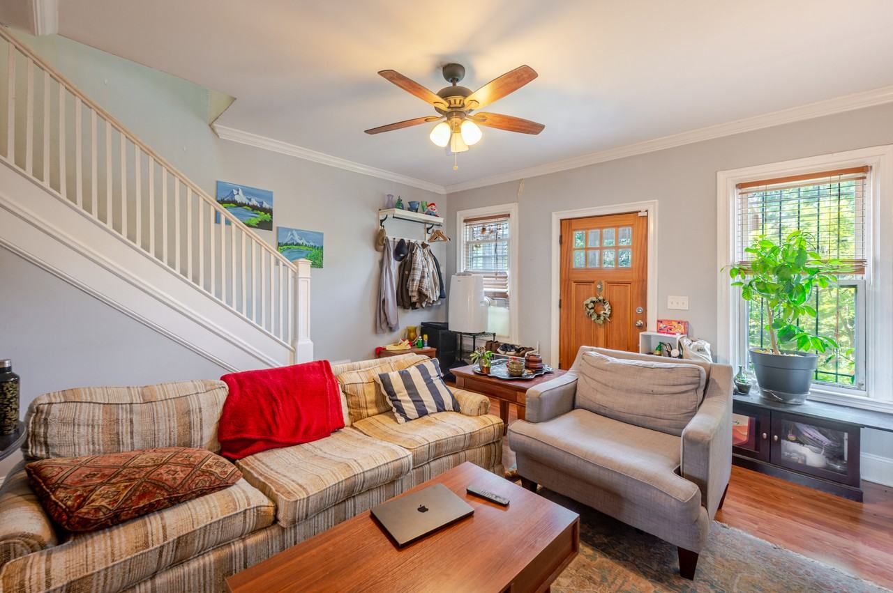 236 Channing St Ne - Photo 4 of 41