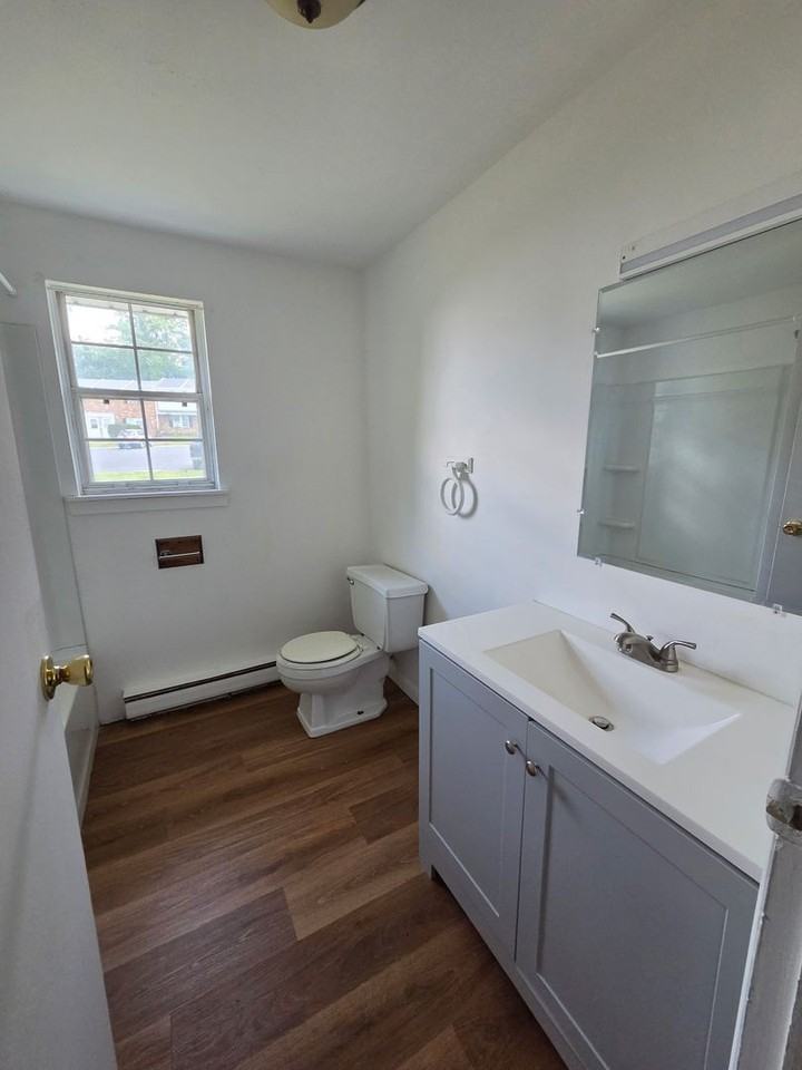 170 Ashford Dr - Photo 7 of 9