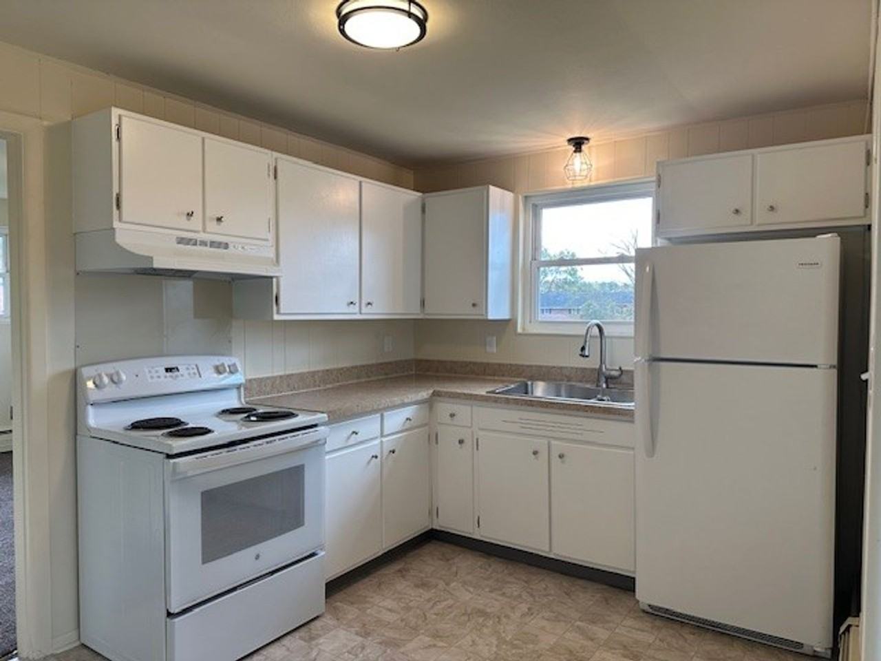 130 Adelia St #8 - Photo 4 of 7