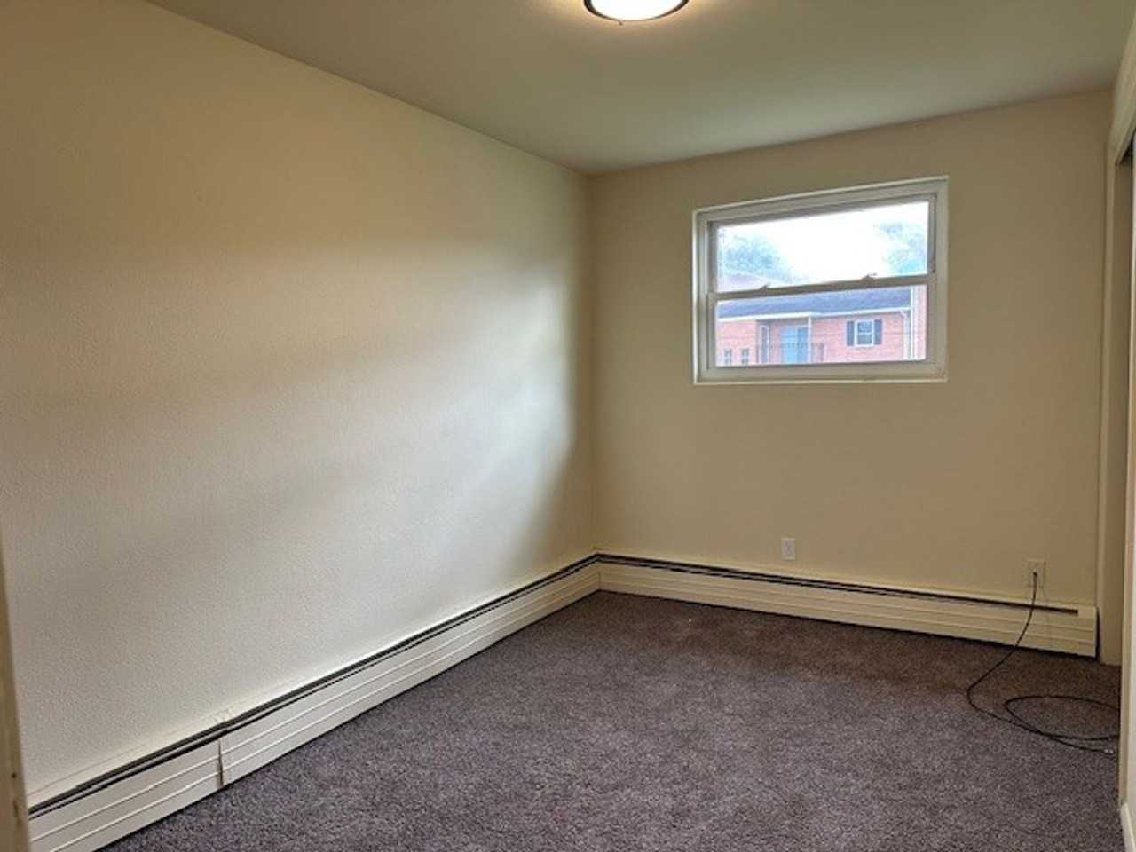 130 Adelia St #8 - Photo 7 of 7