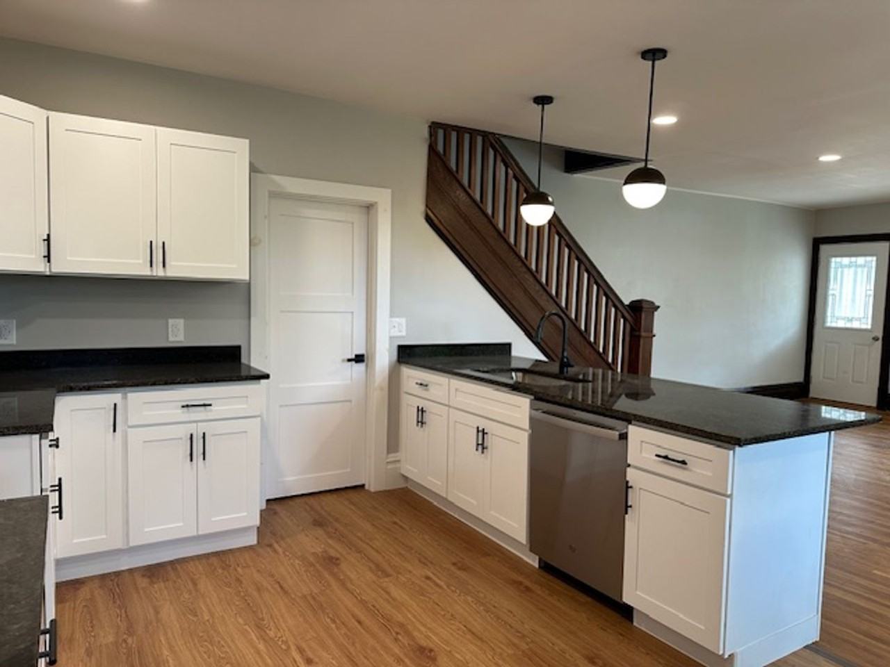 117 Houston Ave - Photo 5 of 14
