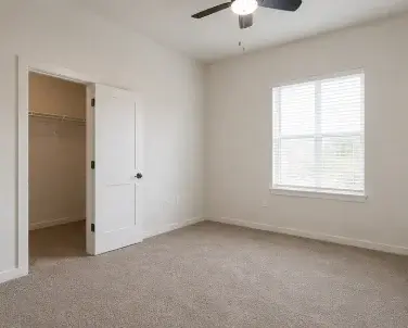 1120 W 7th St - Photo 3 of 4